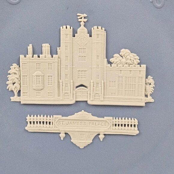 Vintage Wedgwood Collector Plate St James's Palace Christmas Blue Jasperware 80 - Picture 2 of 8